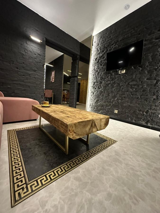 Darkhouse Versace Pink Lodž Exteriér fotografie