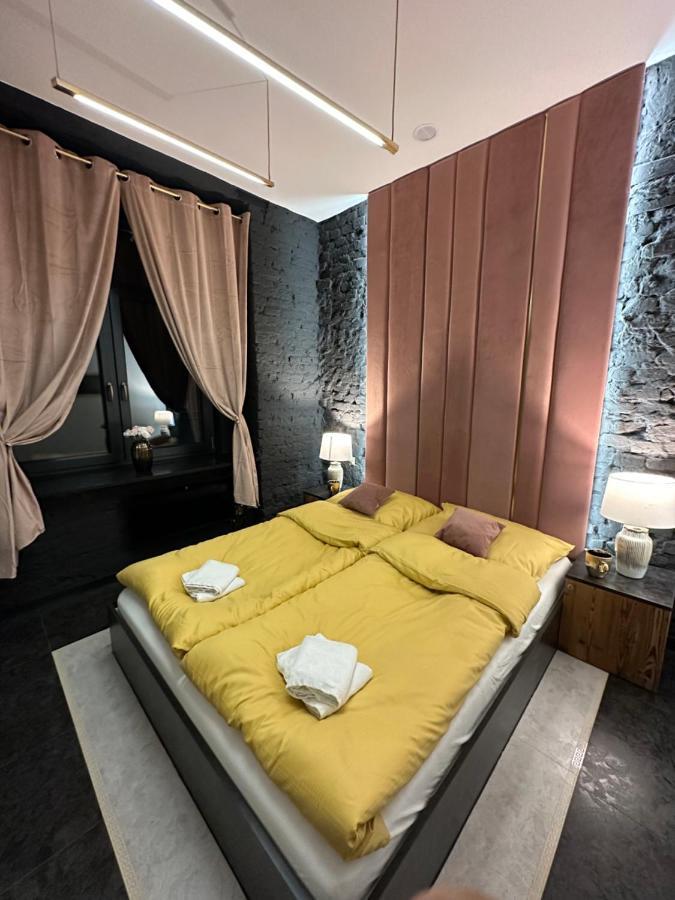 Darkhouse Versace Pink Lodž Exteriér fotografie